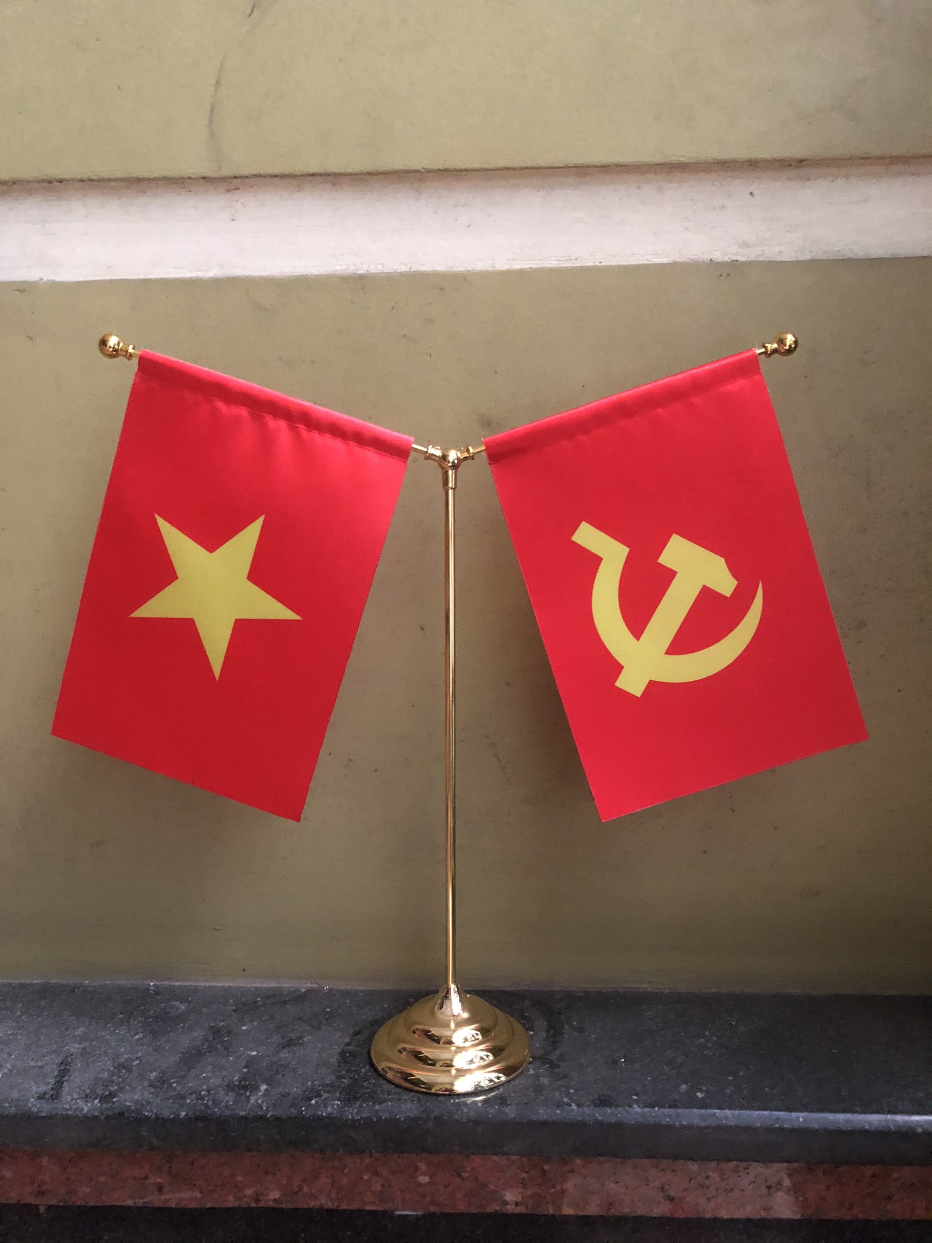 Xưởng in cờ để bàn giá rẻ - Cờ Việt Đảng