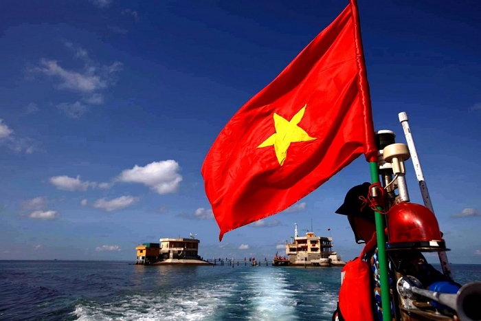 Cờ Tổ Quốc Việt Nam - Nơi biển đảo
