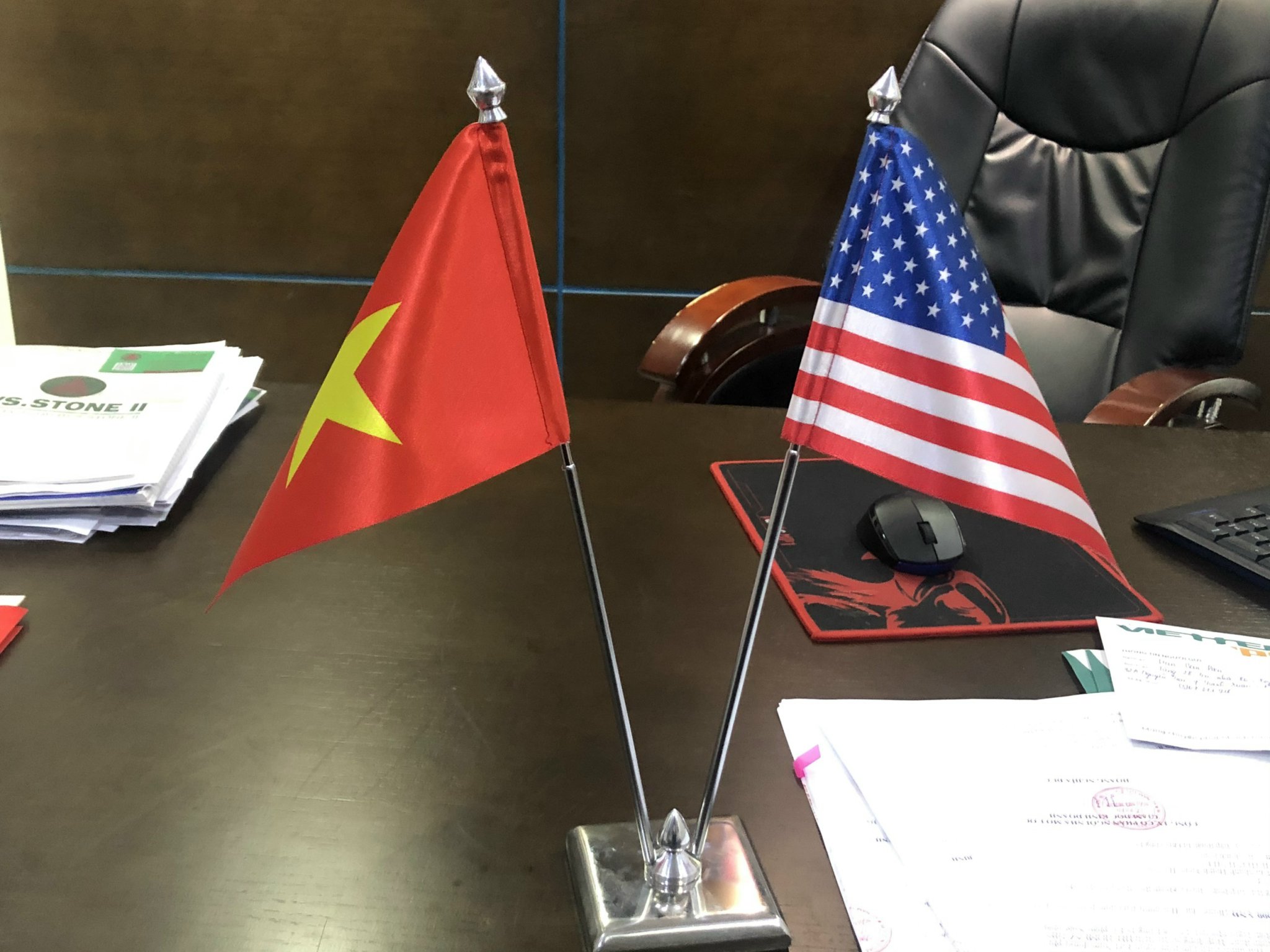 xưởng may cờ giá rẻ - Cờ Để Bàn Việt Nam, Mỹ