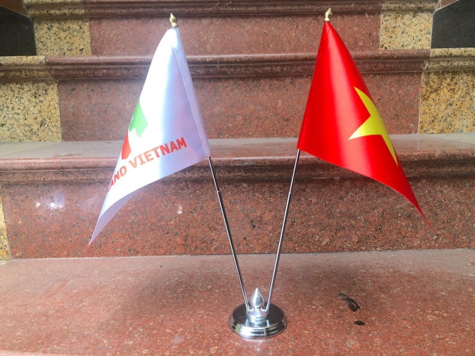 Cờ Để Bàn Việt Nam Logo Công Ty